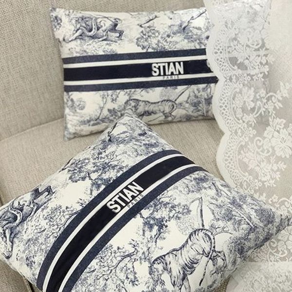 2021 new luxury cushion brand decorative pillow designer cushion with d letters fashion cushions cotton covers home decor pillow d2110137z
2021 new luxury cushion brand decorative pillow designer cushion with d letters fashion cushions cotton covers home decor pillow d2110137z