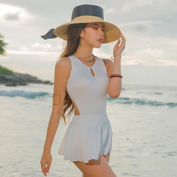 one-piece suits 2021 korea nylon black green white backless one piece swimsuit women suit bathing beach with dress
one-piece suits 2021 korea nylon black green white backless one piece swimsuit women suit bathing beach with dress