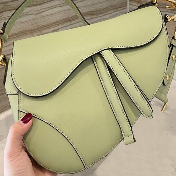 2020 new ladies bag saddle retro saddle messenger bag handbag star celebrity inspiration embroidery shoulder bag
2020 new ladies bag saddle retro saddle messenger bag handbag star celebrity inspiration embroidery shoulder bag