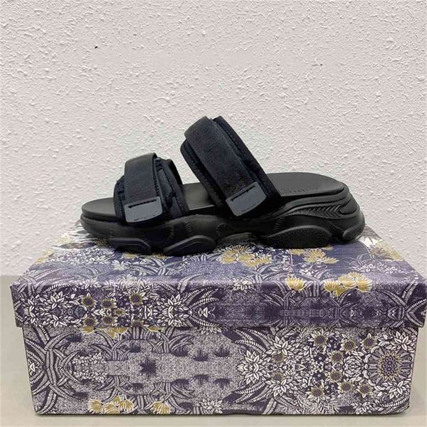 80% off outlet store family's new velcro slippers in summer, Black
80% off outlet store family's new velcro slippers in summer, Black