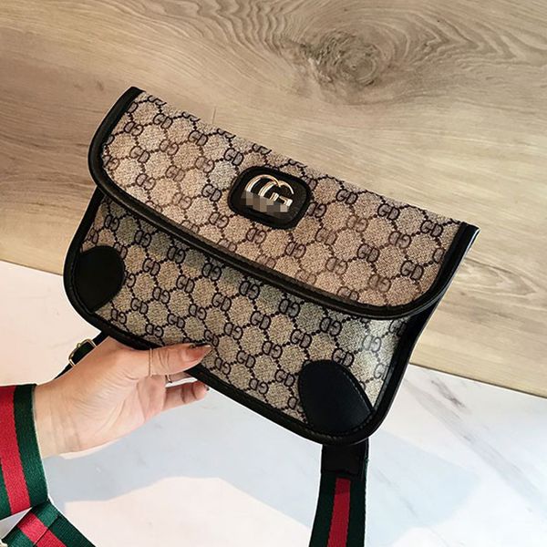 new women's hand single shoulder bag fashion hand messenger wide shoulder belt lock small square bag
new women's hand single shoulder bag fashion hand messenger wide shoulder belt lock small square bag