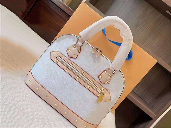 2021 brand fashion shell bag luxury designer ladies handbag large capacity handbags bags casual all-match classic style
2021 brand fashion shell bag luxury designer ladies handbag large capacity handbags bags casual all-match classic style
