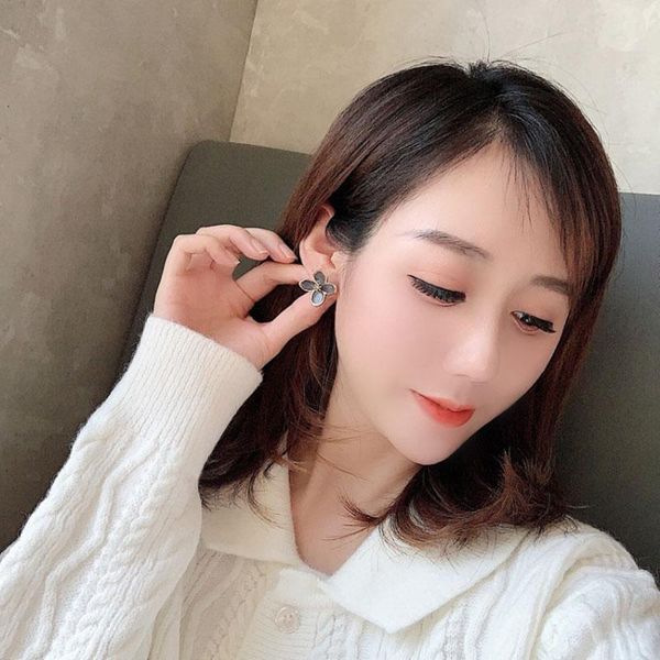 stud carvejewl cute flower earring korea design gold plating hand painted grey enamel simple for studet girl gift jewely, Golden;silver
stud carvejewl cute flower earring korea design gold plating hand painted grey enamel simple for studet girl gift jewely, Golden;silver