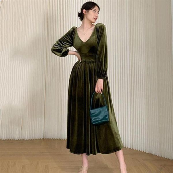 autumn vintage velvet women's dress winter casual v neck slim loose long dresses office lady thick velour plus size -6xl, Black;gray
autumn vintage velvet women's dress winter casual v neck slim loose long dresses office lady thick velour plus size -6xl, Black;gray