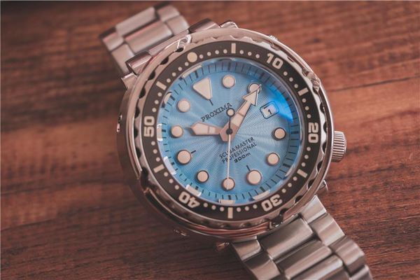 wristwatches blue dial rotating ceramic bezel sapphire 300m wr nh35 automatic movement diving watch, Slivery;brown
wristwatches blue dial rotating ceramic bezel sapphire 300m wr nh35 automatic movement diving watch, Slivery;brown