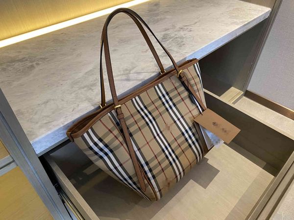 handbag family b women's shoulder bag medieval deformation tot shopping, Black;red
handbag family b women's shoulder bag medieval deformation tot shopping, Black;red