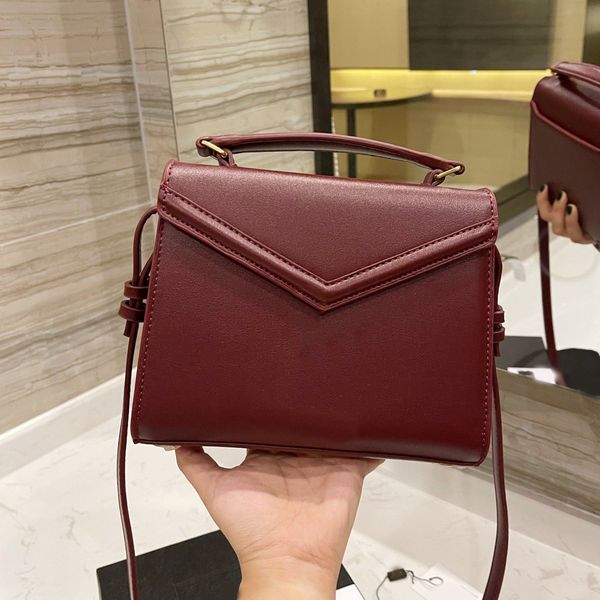 cross body chains bags messenger bag luxury designer brand fashion shoulder handbags women phone postman wallet metallic totes artwork lady
cross body chains bags messenger bag luxury designer brand fashion shoulder handbags women phone postman wallet metallic totes artwork lady