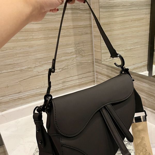 luxury designers saddle bag retro fashion women shoulder bags waist purses genuine leather handbag
luxury designers saddle bag retro fashion women shoulder bags waist purses genuine leather handbag