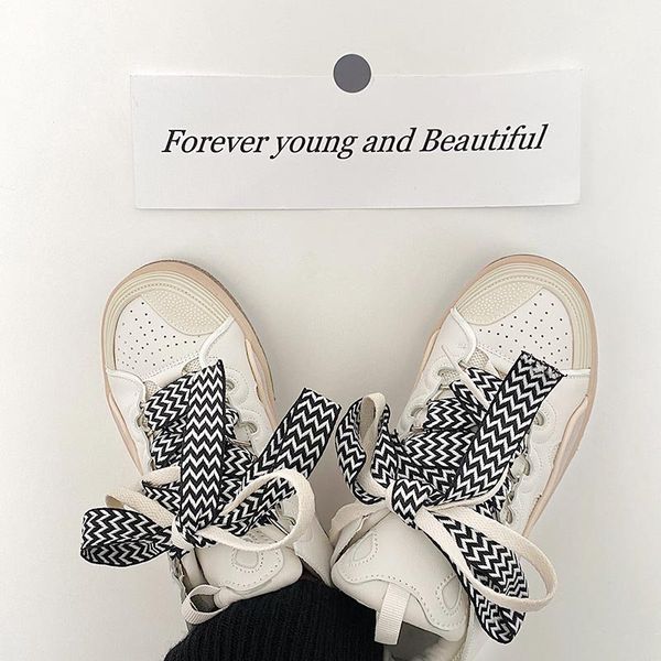 2021 spring nnew chunky sneakers men fashion design laces bread casual shoes women low cut comfortable couple casual shoes men
2021 spring nnew chunky sneakers men fashion design laces bread casual shoes women low cut comfortable couple casual shoes men