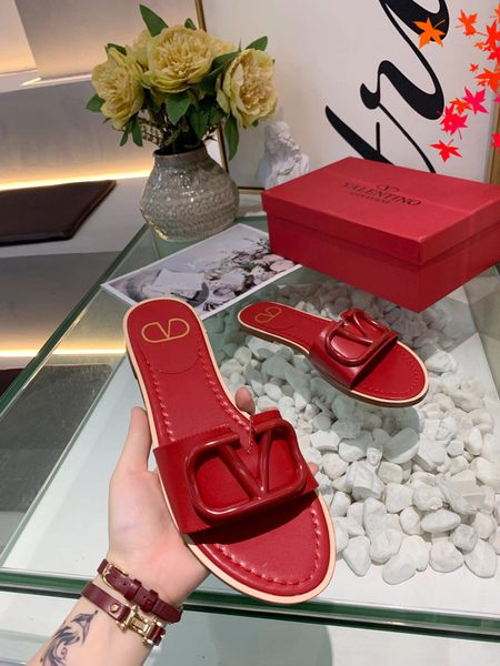 2021 designer luxurys slippers women sandals fashion beach shoes flip flops flat non-slip classical hole slipper with box size 35-41 -g0583, Black
2021 designer luxurys slippers women sandals fashion beach shoes flip flops flat non-slip classical hole slipper with box size 35-41 -g0583, Black