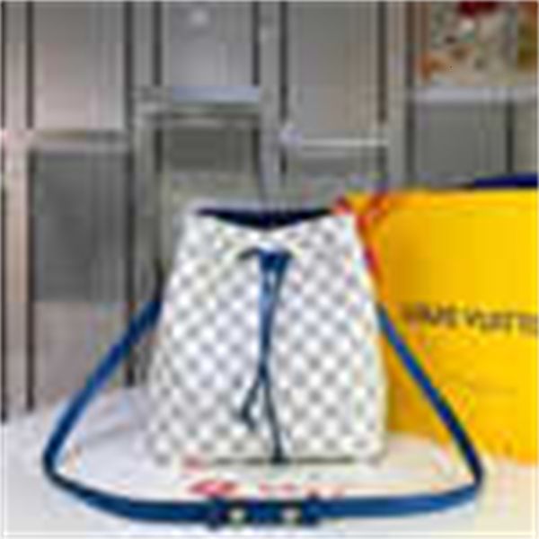 handles bag brand cross designer iconic luxury bags urban female original handbags single m44022 shoulder trendy totes bucket bag body b
handles bag brand cross designer iconic luxury bags urban female original handbags single m44022 shoulder trendy totes bucket bag body b