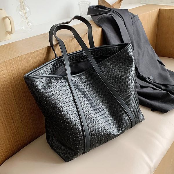 evening bags weave large pu leather shoulder designer for women 2021women's trending handbags simple style hand bag
evening bags weave large pu leather shoulder designer for women 2021women's trending handbags simple style hand bag