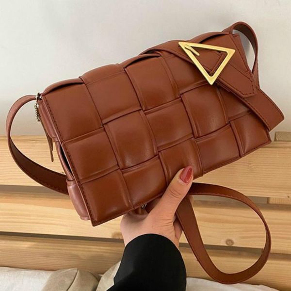 solid color fashion shoulder handbags female travel cross body bag weave small pu leather crossbody bags for women duffel
solid color fashion shoulder handbags female travel cross body bag weave small pu leather crossbody bags for women duffel