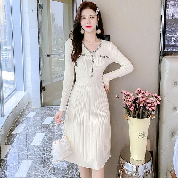 casual dresses autumn winter korean beaded knitted runway sweater dress women's slim v-neck elegant pleated vestidos, Black;gray
casual dresses autumn winter korean beaded knitted runway sweater dress women's slim v-neck elegant pleated vestidos, Black;gray