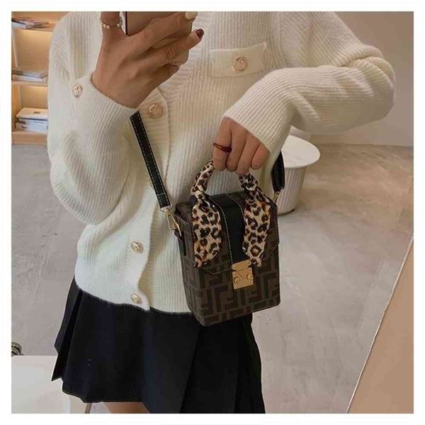bag women's single shoulder bag early autumn new messenger hand cover fashion small square
bag women's single shoulder bag early autumn new messenger hand cover fashion small square
