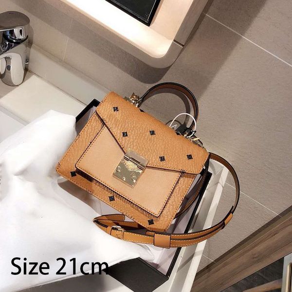 2022 fashion shoulder bags designer small square bag woman handbag casual wallet backpack coin purse
2022 fashion shoulder bags designer small square bag woman handbag casual wallet backpack coin purse