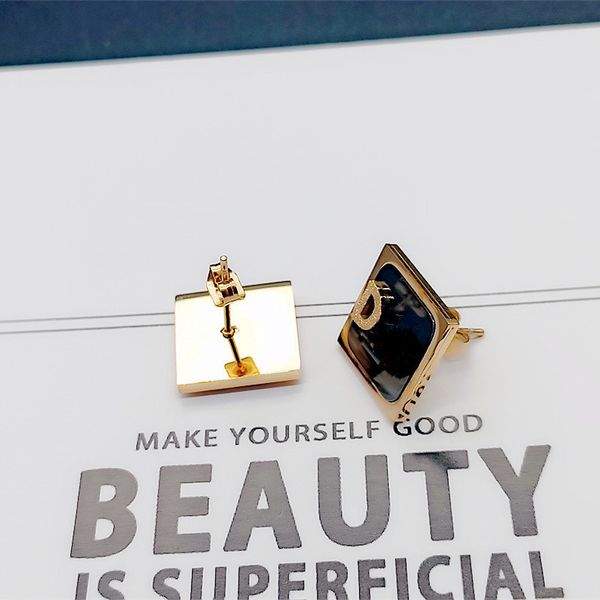 gold and silver titanium steel earrings pendant dangle women's letter d home designer luxury birthday gift party jewelry does not fade
gold and silver titanium steel earrings pendant dangle women's letter d home designer luxury birthday gift party jewelry does not fade