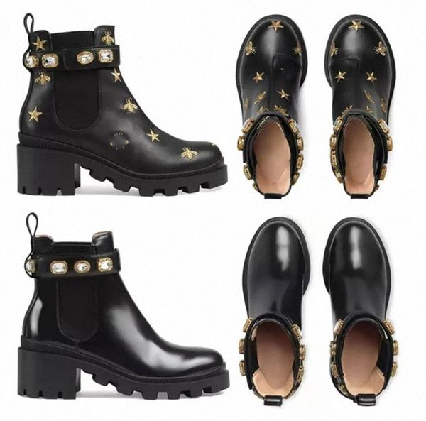 2023 women designer boots desert boot flamingos love arrow real leather medal coarse non-slip winter shoes size eu35-41, Black
2023 women designer boots desert boot flamingos love arrow real leather medal coarse non-slip winter shoes size eu35-41, Black