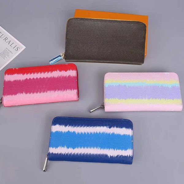 luxury designer colorful leather wallet classic printing style zipper pouch card holder folder long section of the credit package, Red;black
luxury designer colorful leather wallet classic printing style zipper pouch card holder folder long section of the credit package, Red;black