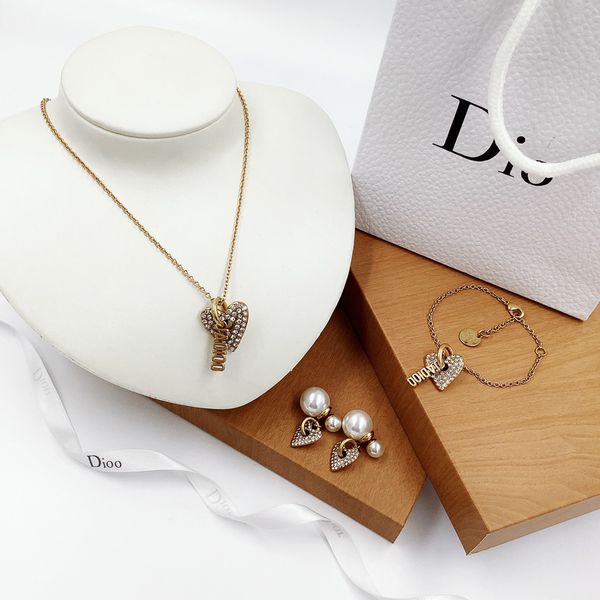 new pearl love bracelet necklace versatile s925 silver pin earrings fine jewelry sale
new pearl love bracelet necklace versatile s925 silver pin earrings fine jewelry sale