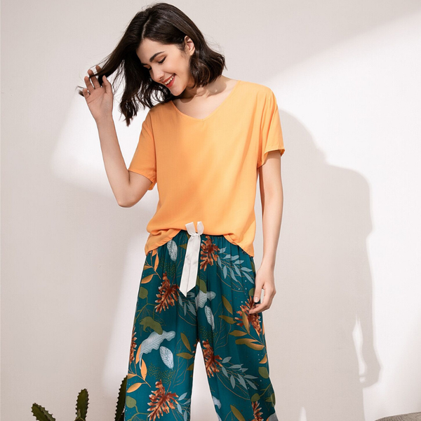 2021 new summer womens cotton pyjamas printing pijamas short-sleeved long pants sleepwear home suit women pajamas 2 piece set, Black;red
2021 new summer womens cotton pyjamas printing pijamas short-sleeved long pants sleepwear home suit women pajamas 2 piece set, Black;red