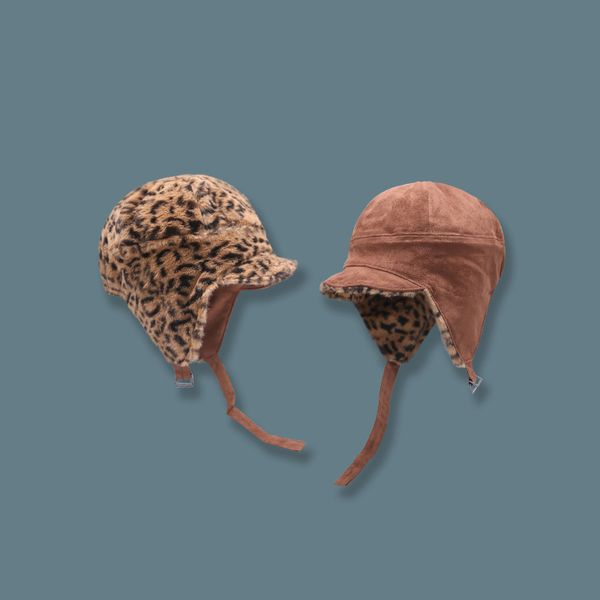 autumn winter ear protection suede thickened warm soft brim double-sided naked leopard pattern dome flying ski hat, Black;white
autumn winter ear protection suede thickened warm soft brim double-sided naked leopard pattern dome flying ski hat, Black;white