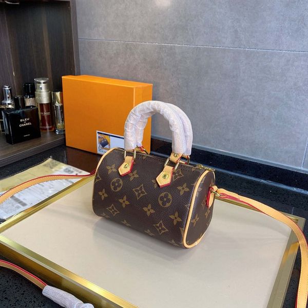 Classic Brown Luxury High quality Handbag Totes designers women shoulder bag handbags hobo purses lady crossbody channel tote 01
Classic Brown Luxury High quality Handbag Totes designers women shoulder bag handbags hobo purses lady crossbody channel tote 01