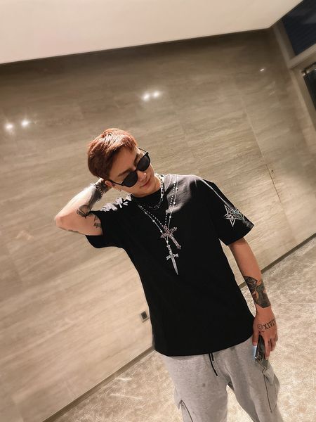 2021 summer ch trend reflective decorative cross necklace diamond print casual loose short sleeve t-shirt, White
2021 summer ch trend reflective decorative cross necklace diamond print casual loose short sleeve t-shirt, White