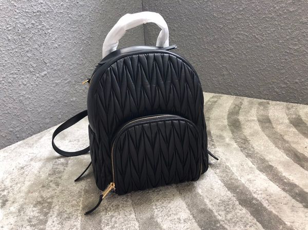 5bz022# classic lady's backpack designer 7a high-end customized quality leisure fashion style inside satin
5bz022# classic lady's backpack designer 7a high-end customized quality leisure fashion style inside satin