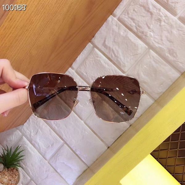 fashion brand cycling sunglasses for men and women suitable classic outdoor beach sports other occasions gift selection, White;black
fashion brand cycling sunglasses for men and women suitable classic outdoor beach sports other occasions gift selection, White;black