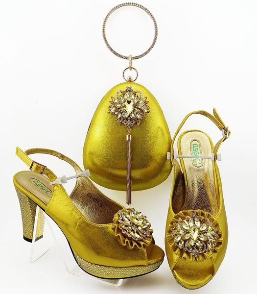dress shoes 2021 and bag set women italian yellow color with matching bags decorated stone for party, Black
dress shoes 2021 and bag set women italian yellow color with matching bags decorated stone for party, Black