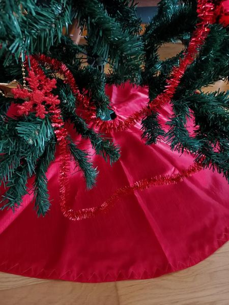 christmas decorations 100cm red tree skirt floor cover for xmas year party home decor mat
christmas decorations 100cm red tree skirt floor cover for xmas year party home decor mat