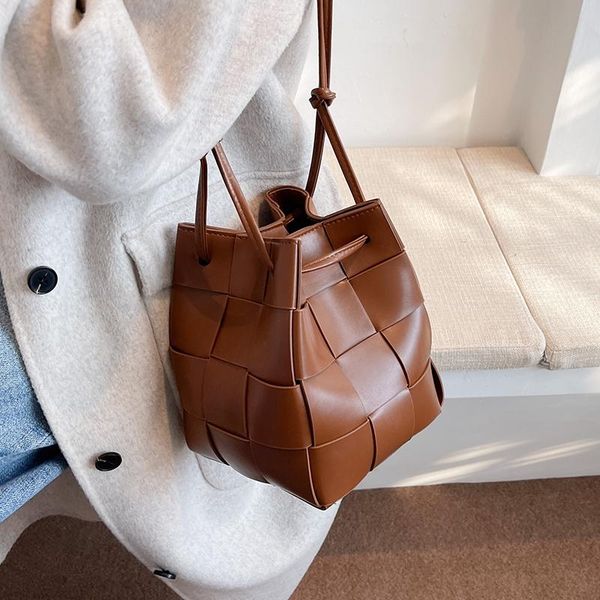 evening bags mini pu leather weave bucket crossbody bag winter high-quality women's designer handbag shoulder sac
evening bags mini pu leather weave bucket crossbody bag winter high-quality women's designer handbag shoulder sac