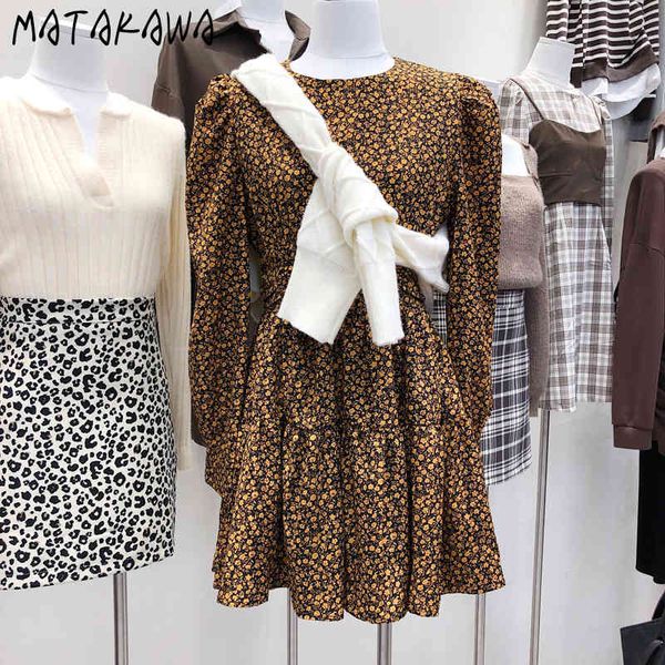 matakawa puff sleeve floral pleated waist sleeve dress korea fall winter retro femme robe round neck woman dresses 210513, Black;gray
matakawa puff sleeve floral pleated waist sleeve dress korea fall winter retro femme robe round neck woman dresses 210513, Black;gray
