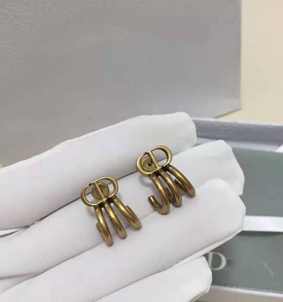 design jewelry exaggerated claw shape letter temperament net red earrings for women simple fashion self sale, Golden
design jewelry exaggerated claw shape letter temperament net red earrings for women simple fashion self sale, Golden