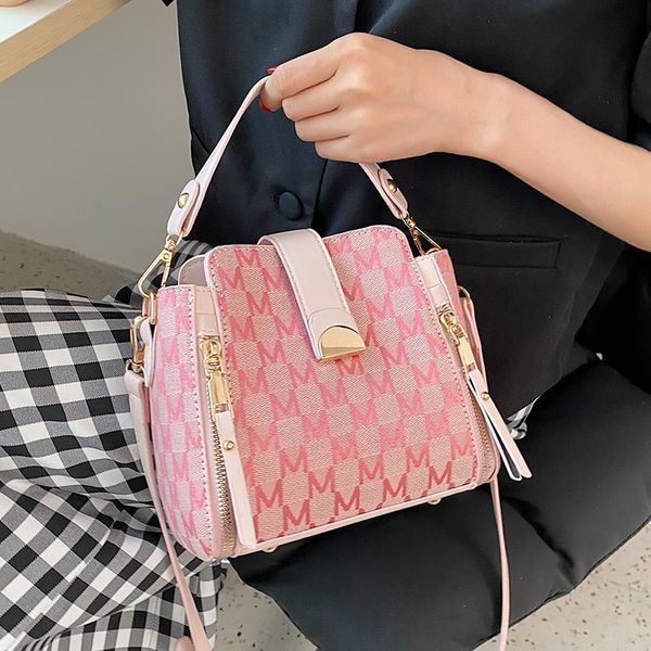 evening bags designer letter bucket crossbody for women 2021 fashion luxury retro trends shoulder handbags female bag
evening bags designer letter bucket crossbody for women 2021 fashion luxury retro trends shoulder handbags female bag