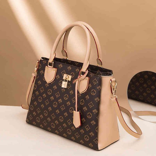 printed hand 2021 new women's fashion trend tote bag single shoulder messenger princess mommy
printed hand 2021 new women's fashion trend tote bag single shoulder messenger princess mommy