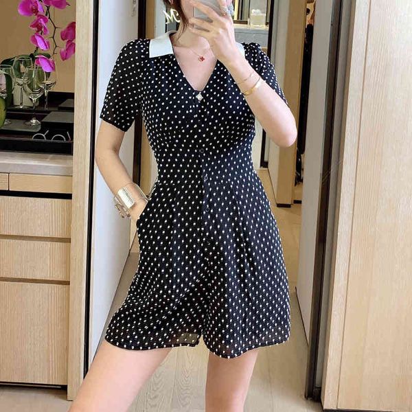 spring and summer low-cut v-down short sleeve thin stretcher coveralls women's high-quality shorts, White;black
spring and summer low-cut v-down short sleeve thin stretcher coveralls women's high-quality shorts, White;black