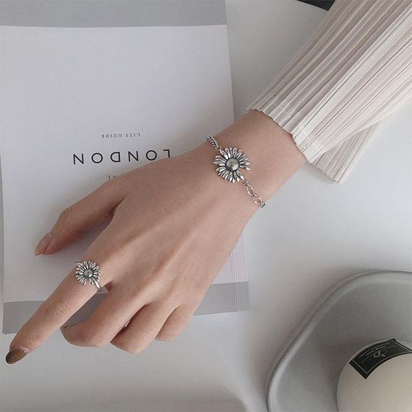 link, chain japanese daisy flower bracelet for women fashion jewelry vintage silver color sunflower bracelets girls gift jewellery, Black
link, chain japanese daisy flower bracelet for women fashion jewelry vintage silver color sunflower bracelets girls gift jewellery, Black
