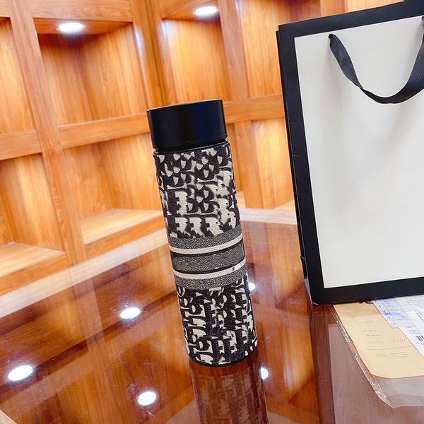 fashion water bottles temperature display thermos cup classic printed style water flask
fashion water bottles temperature display thermos cup classic printed style water flask