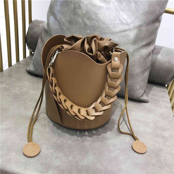 bucket bag 2021 fashion spring versatile messenger women's net red same small round, Black;red
bucket bag 2021 fashion spring versatile messenger women's net red same small round, Black;red
