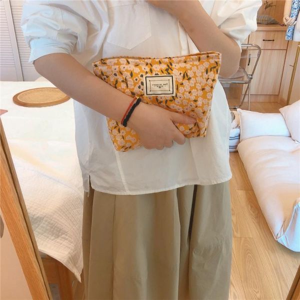 cosmetic bags & cases flower style canvas make-up bag fresh rural cloth art women's hand cotton small square literature and
cosmetic bags & cases flower style canvas make-up bag fresh rural cloth art women's hand cotton small square literature and