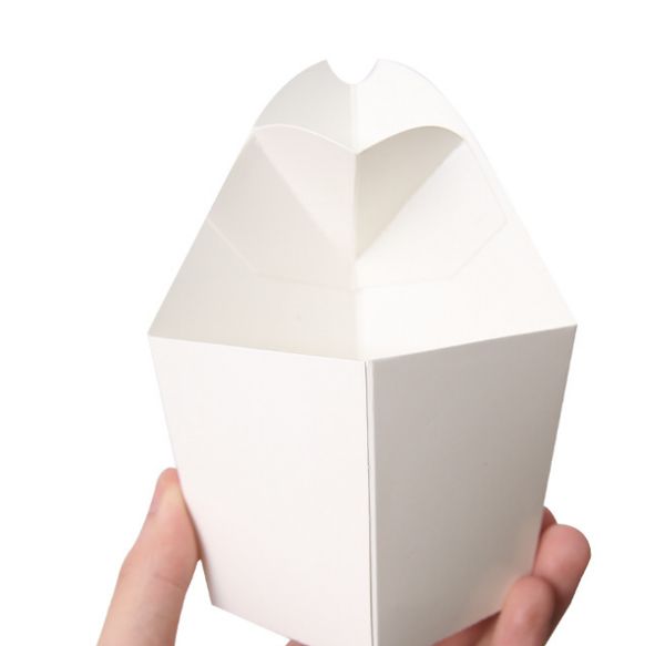 2021 french fries box chips bag chips cup party take-out disposable food paper package fast food holder
2021 french fries box chips bag chips cup party take-out disposable food paper package fast food holder