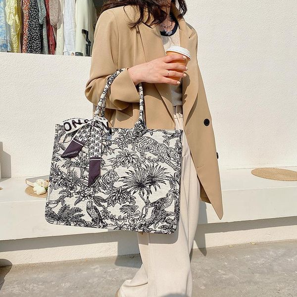 evening bags luxury designer handbag for women's fashion brand tote canvas shoulder bag jacquard female shopper
evening bags luxury designer handbag for women's fashion brand tote canvas shoulder bag jacquard female shopper