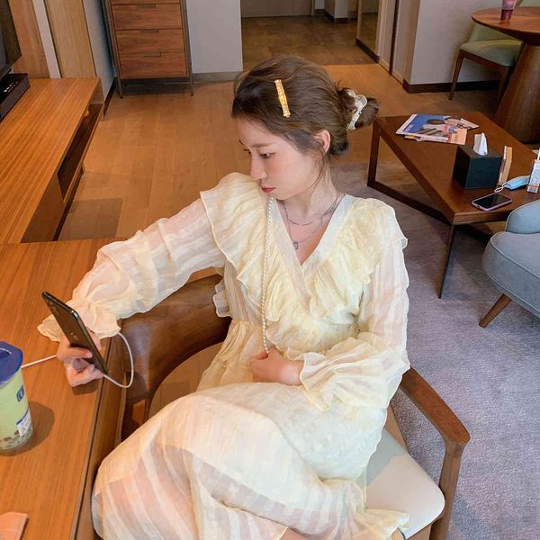 chiffon elegant ruffles dress women summer sweet purple lantern sleeve female casual party holiday korean 210510, Black;gray
chiffon elegant ruffles dress women summer sweet purple lantern sleeve female casual party holiday korean 210510, Black;gray