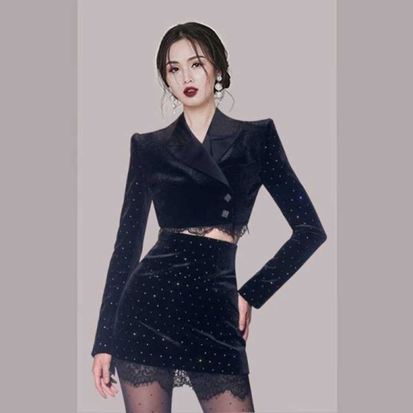 winter women vintage lace splice velvet two piece suits sets buttons short blazer jacket coat and pencil skirt elegant outfits 210529, White
winter women vintage lace splice velvet two piece suits sets buttons short blazer jacket coat and pencil skirt elegant outfits 210529, White