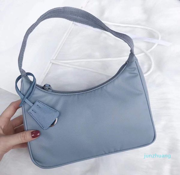 designer- women shoulder bag waterproof canvas purse shoulder bag tote handbags presbyopic purse lady messenger bag
designer- women shoulder bag waterproof canvas purse shoulder bag tote handbags presbyopic purse lady messenger bag