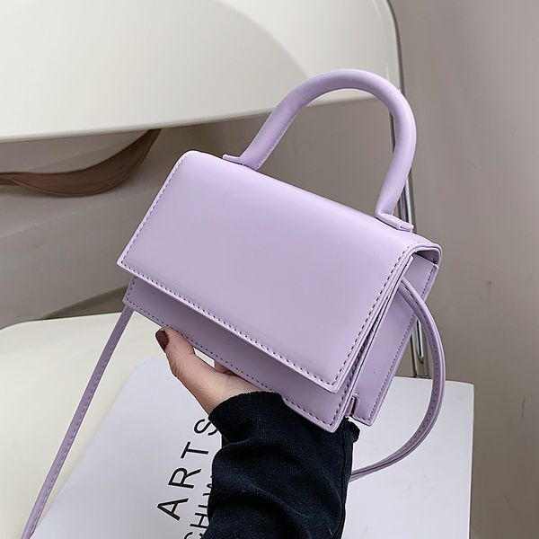 niche design high-quality bag female 2021 popular new fashion messenger bag square bag handbag shoulder width 16cm
niche design high-quality bag female 2021 popular new fashion messenger bag square bag handbag shoulder width 16cm