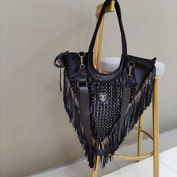 shoulder bags european and american street fashion large-capacity personality rivet tassel messenger bag one-shoulder handbag
shoulder bags european and american street fashion large-capacity personality rivet tassel messenger bag one-shoulder handbag