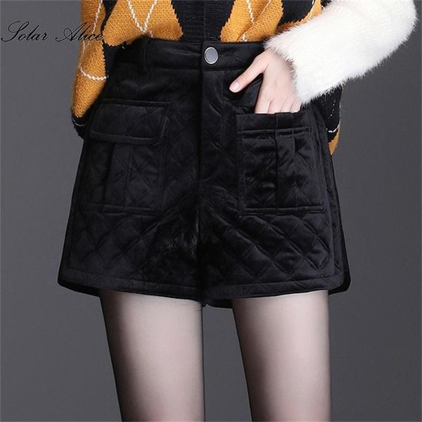 women's shorts 2021 autumn and winter gold velvet high waist wide legs thin thick quilted bottoming boots, White;black
women's shorts 2021 autumn and winter gold velvet high waist wide legs thin thick quilted bottoming boots, White;black